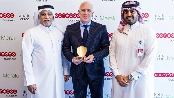 Yousuf Abdulla Al Kubaisi, Chief Operating officer and Nasser Al Thani, Group Chief Executive Officer receiving the Gold Certification