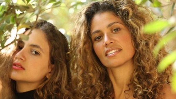 زينة عاشور وابنتها