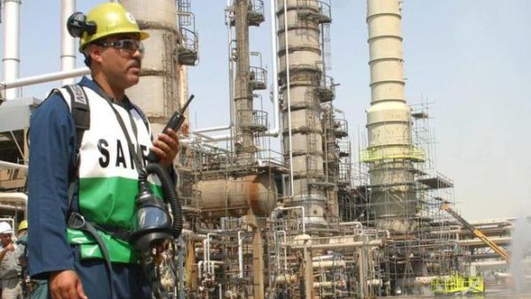 نحو ألفي عامل من عمال الشركات النفطية المختلفة دخلوا في إضراب شامل 