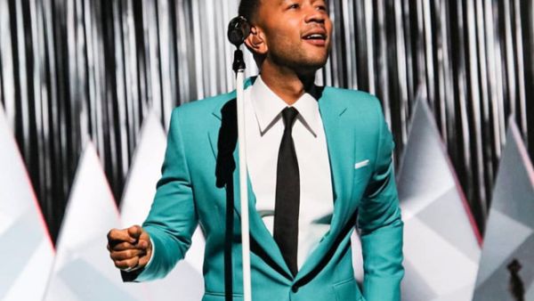 John is not alone in not being able to swim (Source: john legend / Instagram ) John is not alone in not being able to swim (Source: john legend / Instagram )