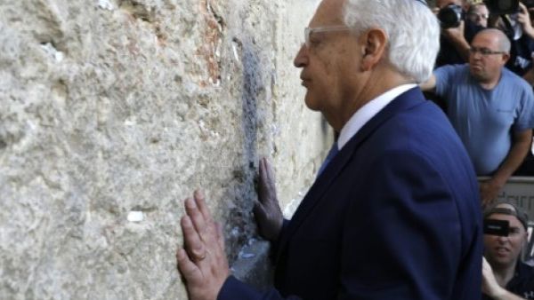 US ambassador David Friedman visits the Western Wall in the old city of Jerusalem (AFP/File Photo)	