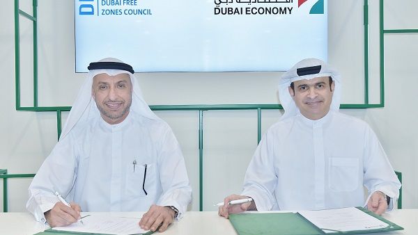 The MoU was signed by Sami Al Qamzi, Director General of DED, and Dr. Mohammed Al Zarooni, Secretary General of the DFZ Council.