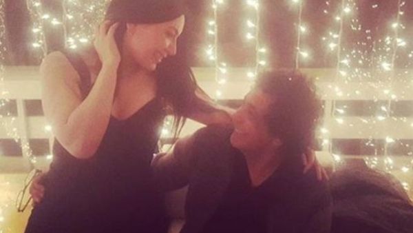 Mohamed Mounir and Abeer Sabry's fans weren't impressed with their recent photo together. (Albawaba Arabic)