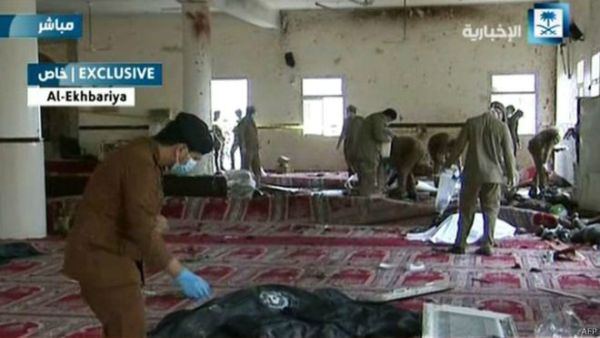 الانتحاري استهدف المسجد اثناء الصلاة 