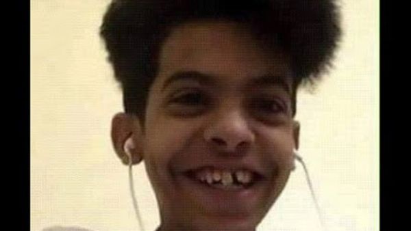 أبو سن يبلغ من العمر 19 عاما