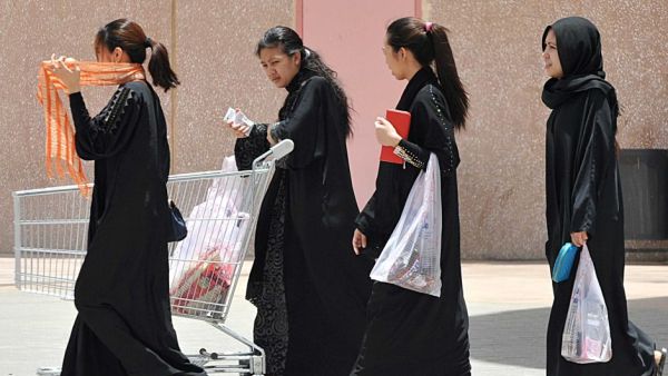 السعودية في حالة تأهب لأي هجوم على منشآت نفطية أو مراكز تجارية
السعودية في حالة تأهب لأي هجوم على منشآت نفطية أو مراكز تجارية