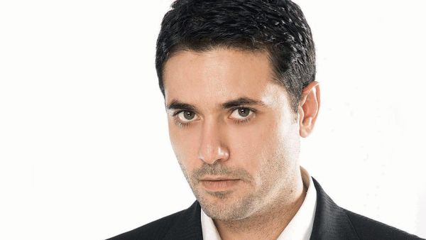 الفنان أحمد عز