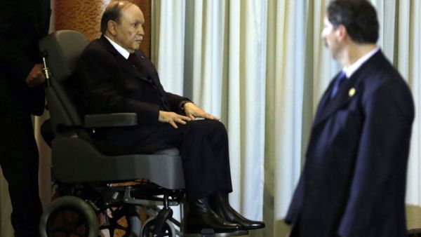 الجزائر: بوتفليقة بخير.. بعد أنباء فرنسية عن وفاته
