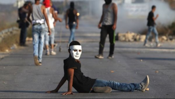 جانب من الاشتباكات بين قوّات الاحتلال الإسرائيلي وشبّان فلسطينيين