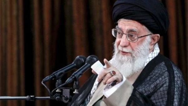 خامنئي يعترف: مشكلاتنا زادت.. والقدرات الشرائية تراجعت