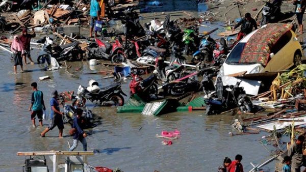 ارتفاع حصيلة ضحايا تسونامي في إندونيسيا إلى 429 قتيلا