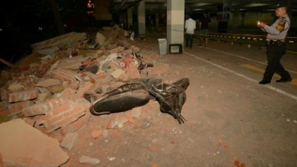 الزلزال يشرّد أكثر من 70 ألف شخص في إندونيسيا