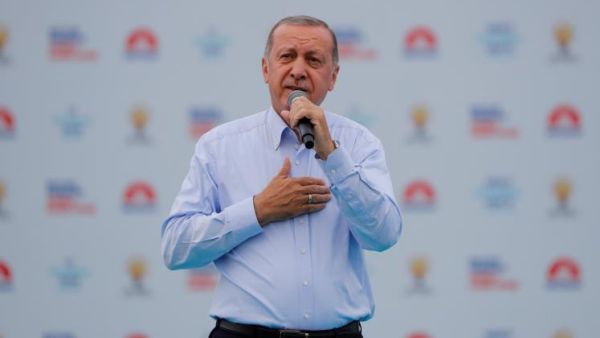 أكد أردوغان أن حزبه تعهد بإنشاء تركيا الحديثة بمساعدة النساء