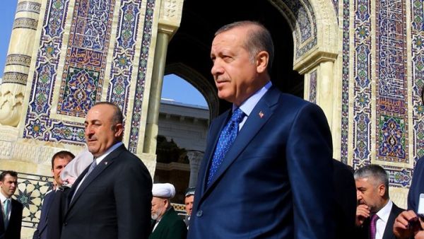 أردوغان يزور ضريح الإمام البخاري في سمرقند