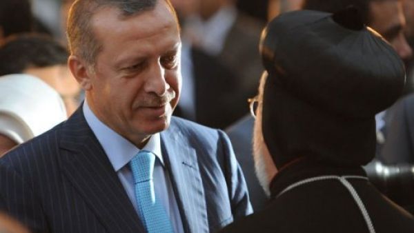 أردوغان: الانقلابيون شذبوا لحيتنا!