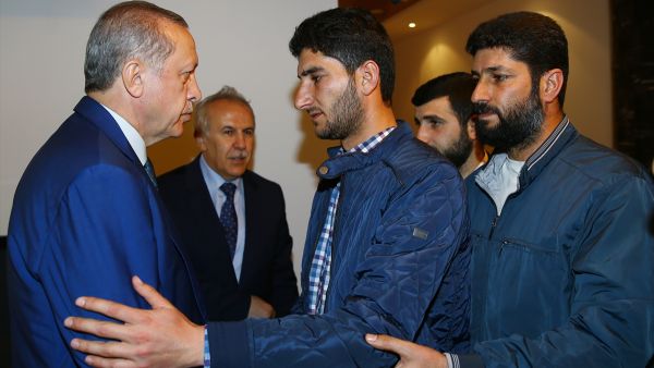 لأردوغان لمسات إنسانية تركت آثارها في قلوب الملايين 