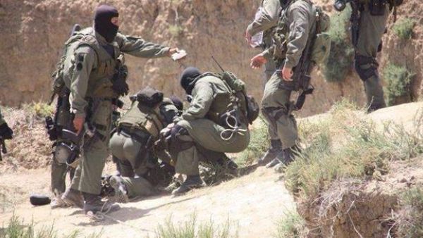 غمرت سماء محافظة غرداية، طائرات عمومية، عزز بها الجيش وحداته لفض المواجهات