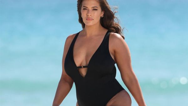 Ashley Graham spent Saturday on the beach in Miami (Source:Ashleygraham/ Instagram )
