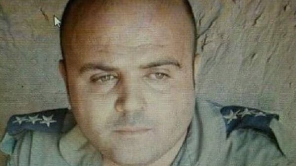 ناشطون نشروا صورة قالوا إنها تعود للطيار المأسور عزام عيد - تويتر
