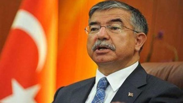 وزير الدفاع التركي، عصمت يلماز