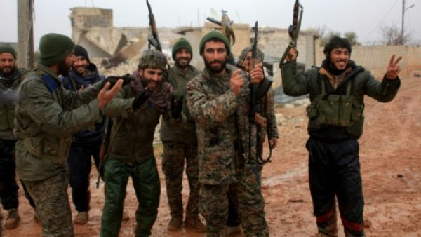 جنود من القوات الموالية للحكومة السورية