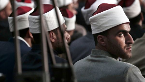 الأزهر: شائعة اغتصاب فتاة في جامعة أسيوط كاذبة شكلا ومضمونا

