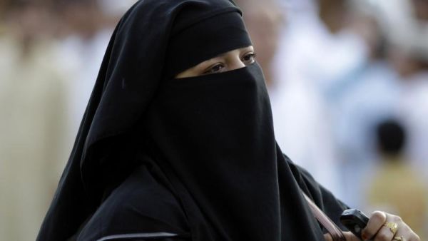 ام تنحر طفلتها