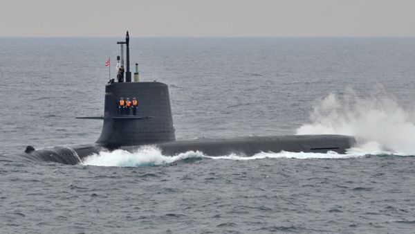 لأول مرة.. غواصة يابانية تنضم إلى مناورة في بحر الصين
