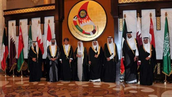 القمة الخليجية تنطلق غدا الثلاثاء في البحرين
