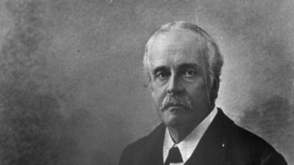 Arthur Balfour in 1917 (AFP)