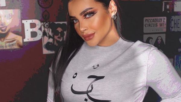 الفنانة الكويتية بشاير العتيبي