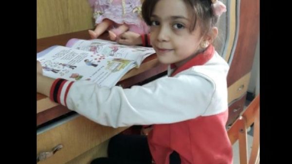 من هي بانا الحلبية التي أصبحت نجمة في مواقع التواصل الاجتماعي؟