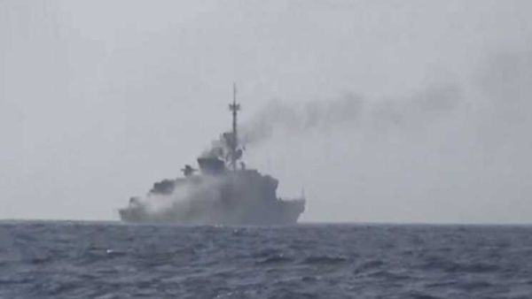 البارجة الإماراتية المستهدفة غربي اليمن كانت تحمل مروحيات