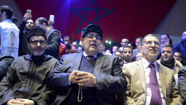 رئيس الحكومة المغربية السابق يخلط السياسي بالدعوي