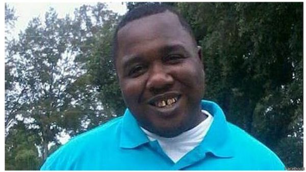 مات سترلينغ، وهو أب لخمسة أطفال، في مكان الحادث