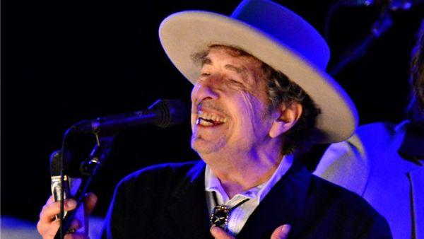 The Jewish-American singer-songwriter received his Nobel Literature prize in a private ceremony in Stockholm. (Arutz Sheva)