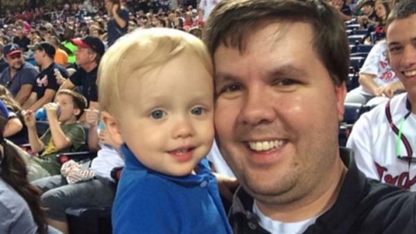 الوالد وطفله الراحل 