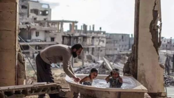 يعتمد ما يقدر بنحو 6 ملايين طفل سوري على المساعدات الإنسانية