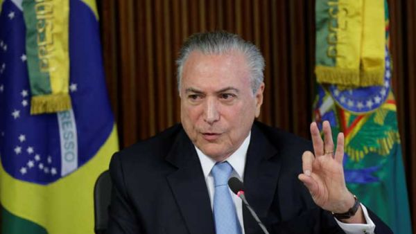 التحقيق مع 9 وزراء في فضحية بتروبراس