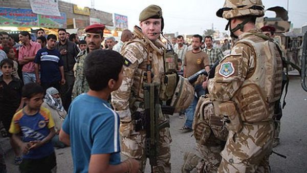 ارشيف/ جنود بريطانيون في البصرة