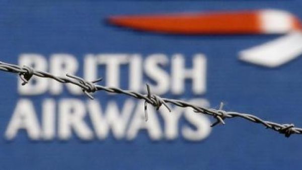 السيطرة على راكبة على متن رحلة جوية بريطانية متجهة الى بوسطن
