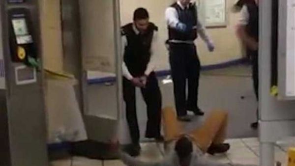  الهاتف المحمول للمتهم كان يتضمن ملفا عن الغارات التي يشنها التحالف الدولي في سوريا والعراق