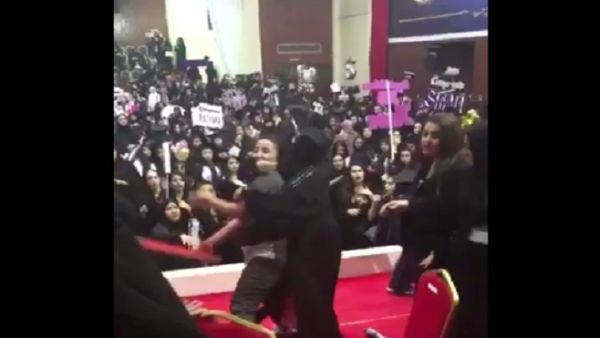 هوشه بويات في حفله تخرِج