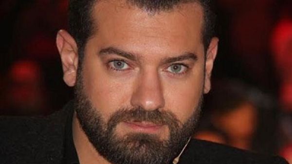 عمرو يوسف ينشر أول صورة تجمعه بكندة عقب زواجهما