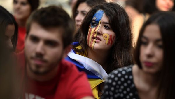 أكد الوزير البريطاني أن الاستفتاء "غير قانوني