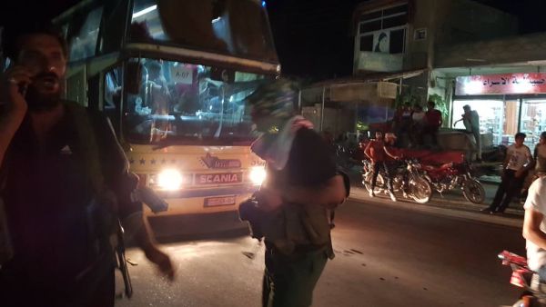 وصول مهجري جرود عرسال الى المناطق المحررة في مدينة الرحيبة.