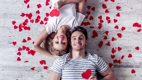 Surprise your loved one with a delicious heart shaped 1 kg cake with a rose at an incredible price of AED 99! Surprise your loved one with a delicious heart shaped 1 kg cake with a rose at an incredible price of AED 99!