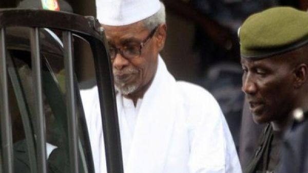اقتياد الرئيس التشادي السابق بالقوة لاستئناف محاكمته
