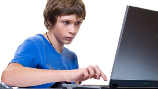 Young teens can go online to get the registration and paperwork for part-time jobs. (Shutterstock)