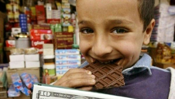 رجل دين عراقي للامتناع عن الشوكولا لمواجهة الازمة الاقتصادية